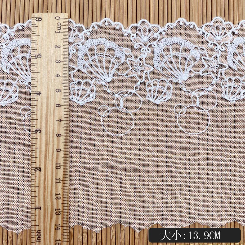 dentelle blanche motifs floraux texture ajourée classique largeur 13.9cm polyester unique élégance créationcoration motifs