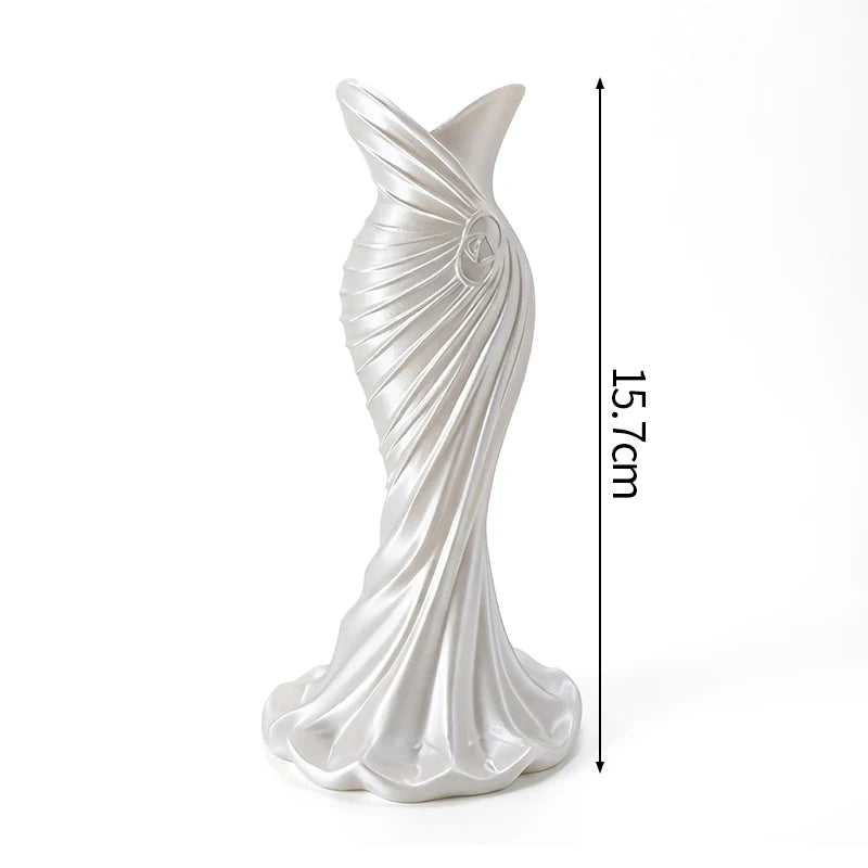 vase décoratif moderne minimaliste motif ondulé spirale opaque fleurs lilas violet table maison salon
