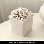 vase decoratif blanc roses relief porcelaine classique tasse bol plat boite rond coeur carreeDecoration