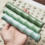 Presse-papier en céramique et bambou vert pour calligraphie