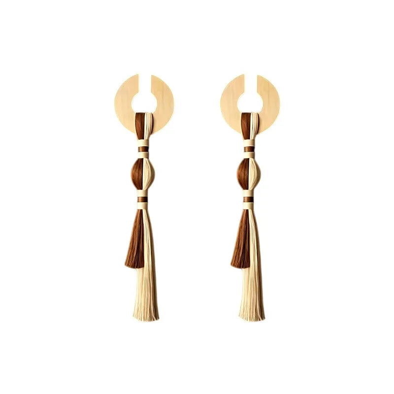 décoration murale moderne tissage main pompons spirales tassels beige marron minimaliste adhésif 70cm