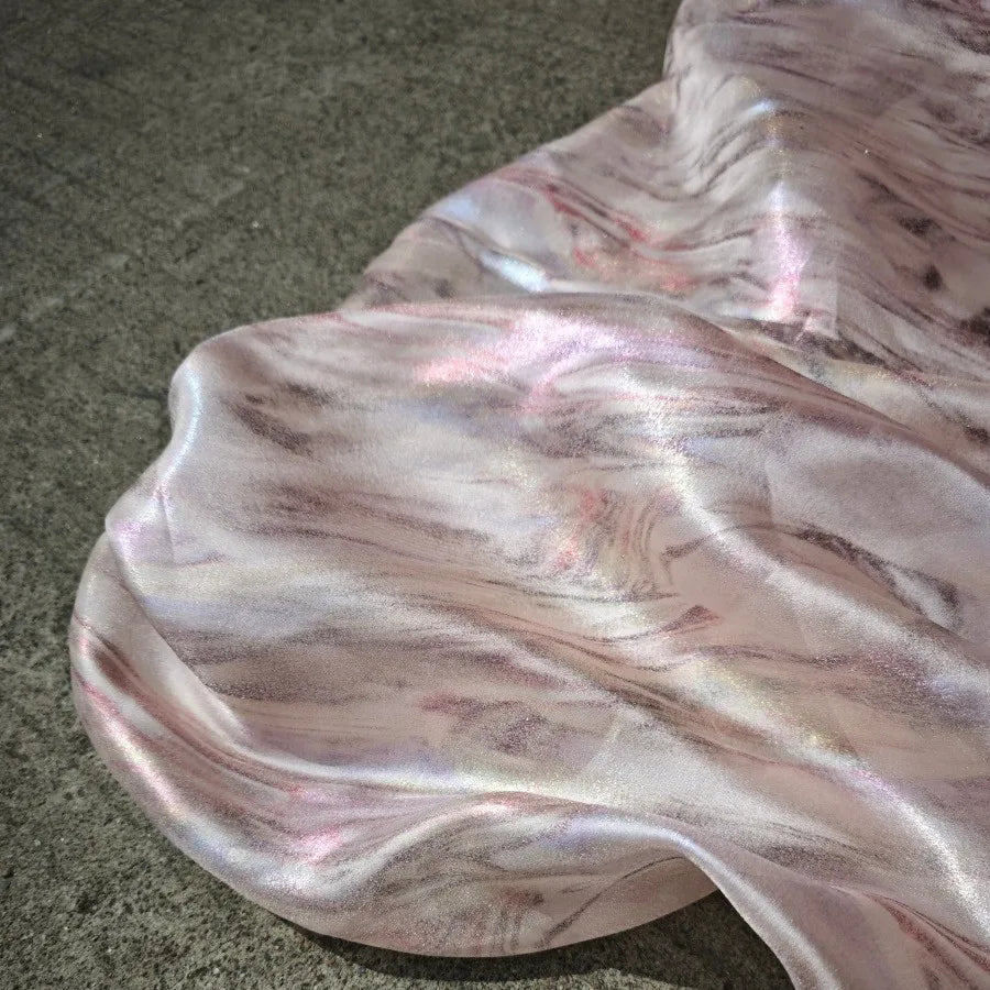 tissu polyester teint marbré effet miroir moderne rose pâle gris clair violet blanc