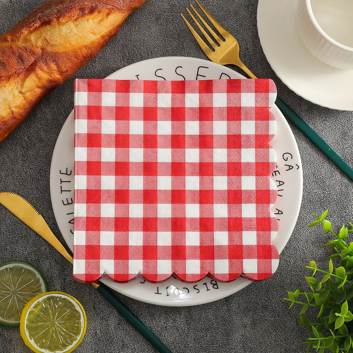 serviettes papier motif vichy rouge blanc decoration table rustique 9.84x9.84 poucesUsageIdéo
