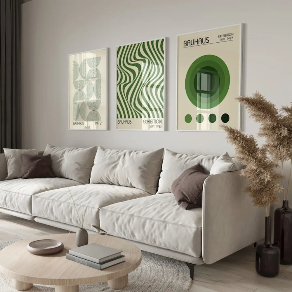 ensemble trois affiches géométriques vert beige cadre bois décoration murale moderne minimaliste
