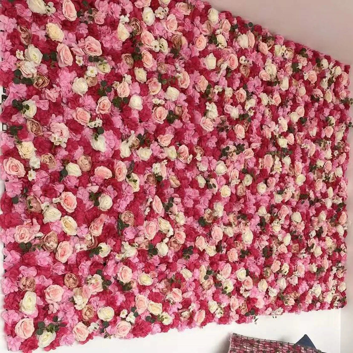 décoration murale moderne roses artificielles dahlias blanc vert intérieur mariage anniversaire