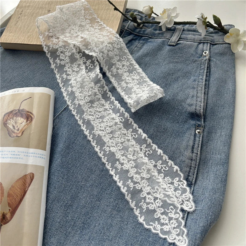 ruban dentelle fine motifs floraux blanc élégant décoratif bohème joint taille accessoire corps