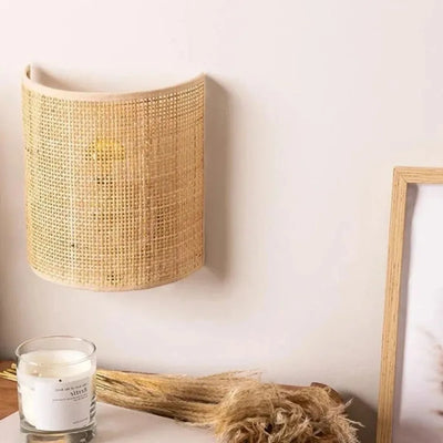 Lampe murale en rotin noir design salon