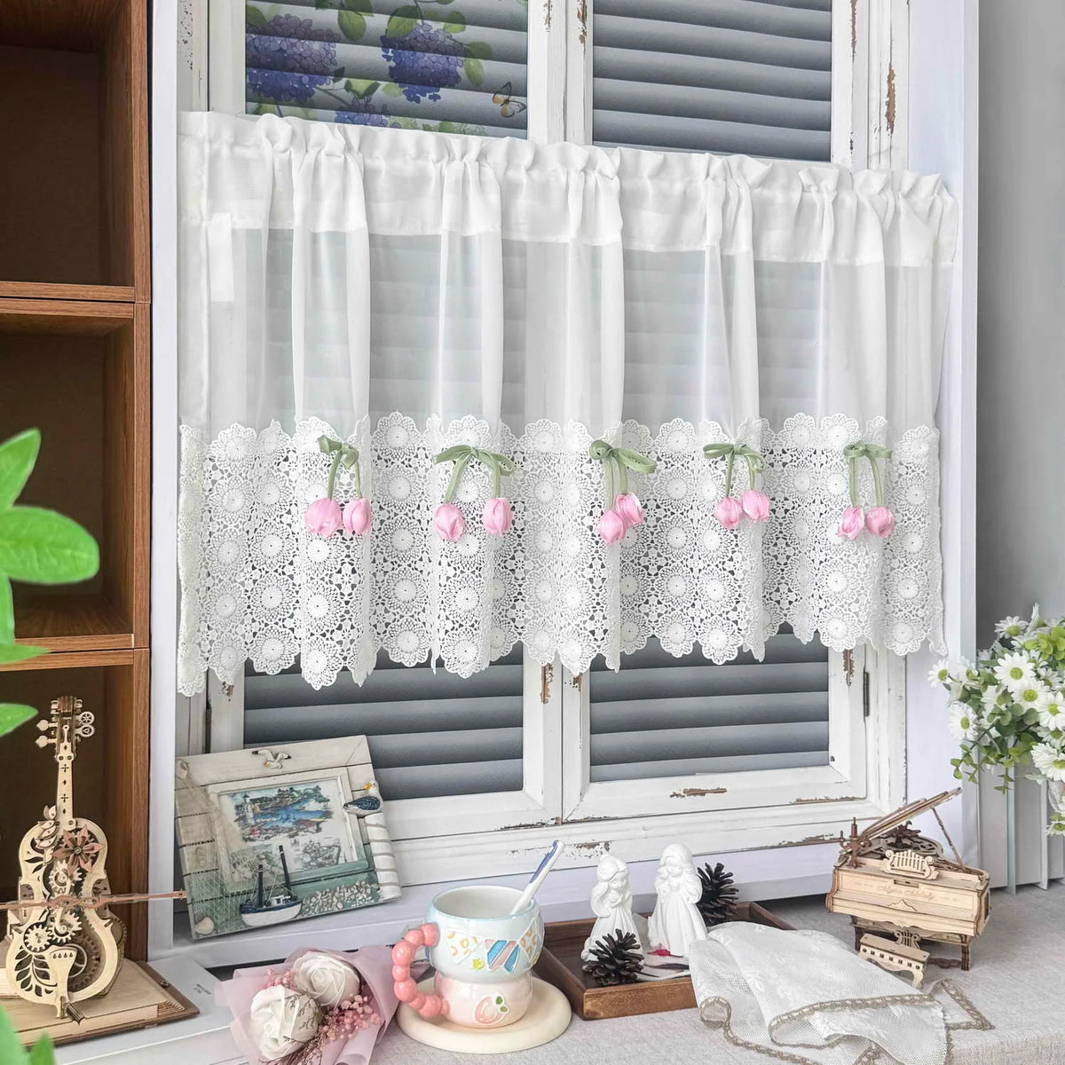 rideau blanc dentelle tulipes roses transparent vintage romantique maison