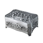 boîte bijoux argentée relief cène intérieur noir bouton pression artisanal classique organiser trésors transparente
