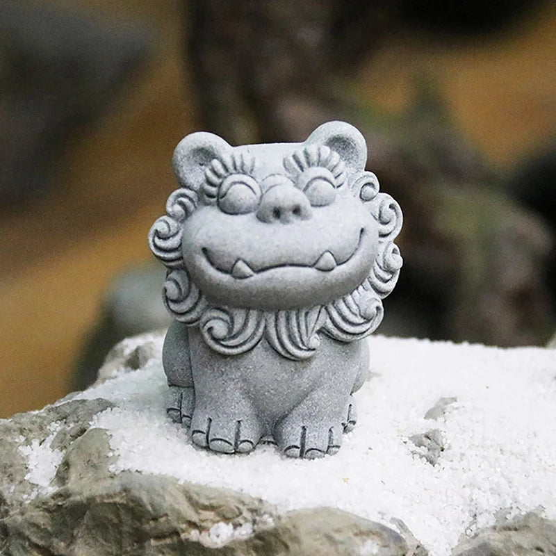 statues lions gris texture sculptée motifs floraux japonais traditionnel shisa dimensions petites