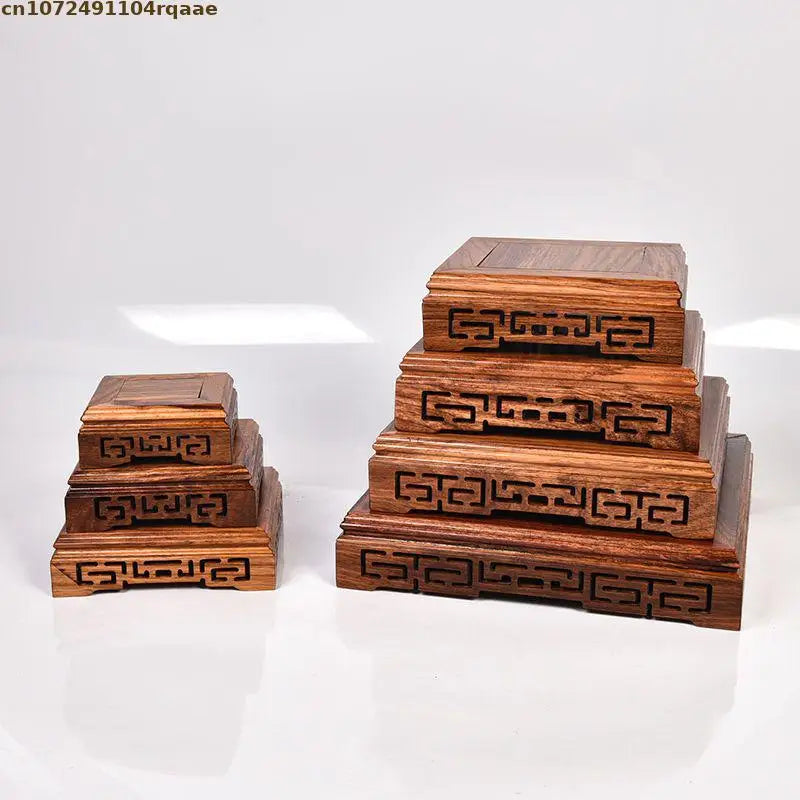 support bijoux bois marron rayures gravure classique artisanal exposant decoratif horizontal vertical gravure geometrique