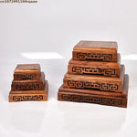 support bijoux bois marron rayures gravure classique artisanal exposant decoratif horizontal vertical gravure geometrique