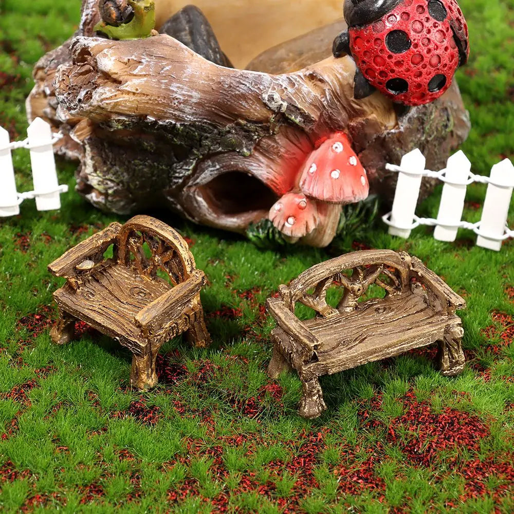 meubles jardin miniature banc fauteuil table tronc arbre champignons clôture rouge marron rustique féerique