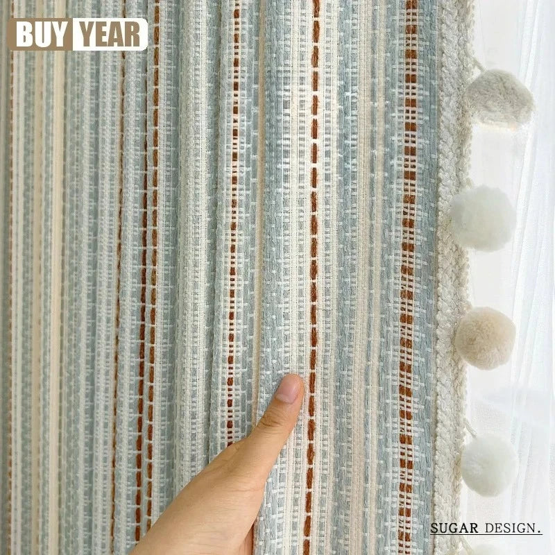 rideau moderne gris beige brun tissé rayures horizontales verticales salon chambre maison intérieur