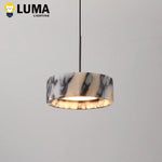 suspension lumineuse marbre blanc gris noir moderne câble suspendu contemporain chambre salon étude