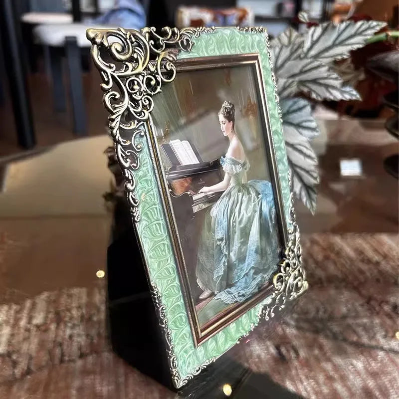 cadre photo decoratif classique vert menthe doré bronze gravure florale vintage baroque