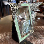 cadre photo decoratif classique vert menthe doré bronze gravure florale vintage baroque