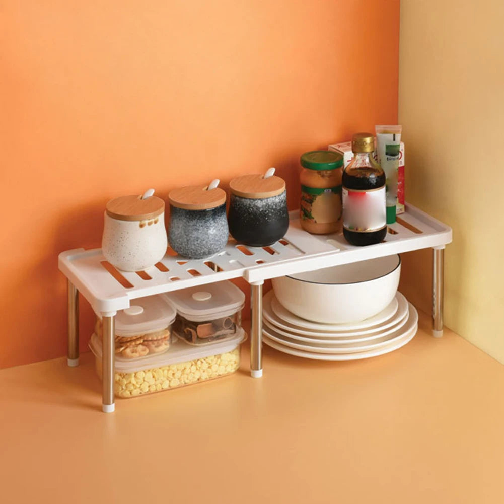 étagère moderne minimaliste blanc gris pieds métalliques rangement cuisine ustensiles organisation espaces multifonctionnelle pratique