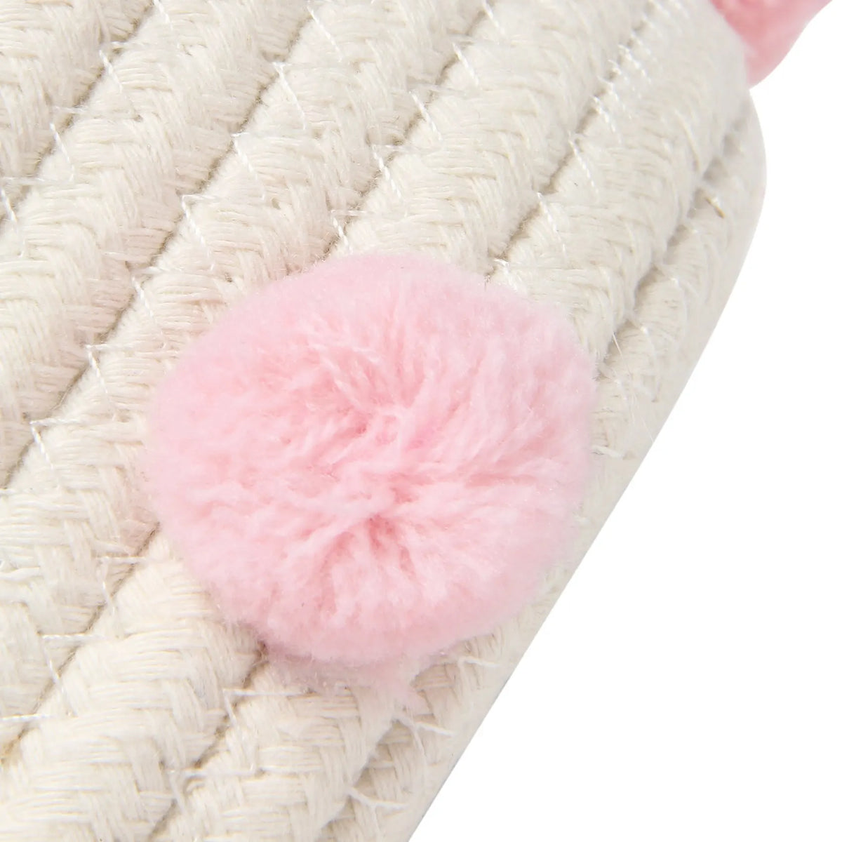panier tressé coton pompons rose bohème organisation jouets cosmétiques beige clair