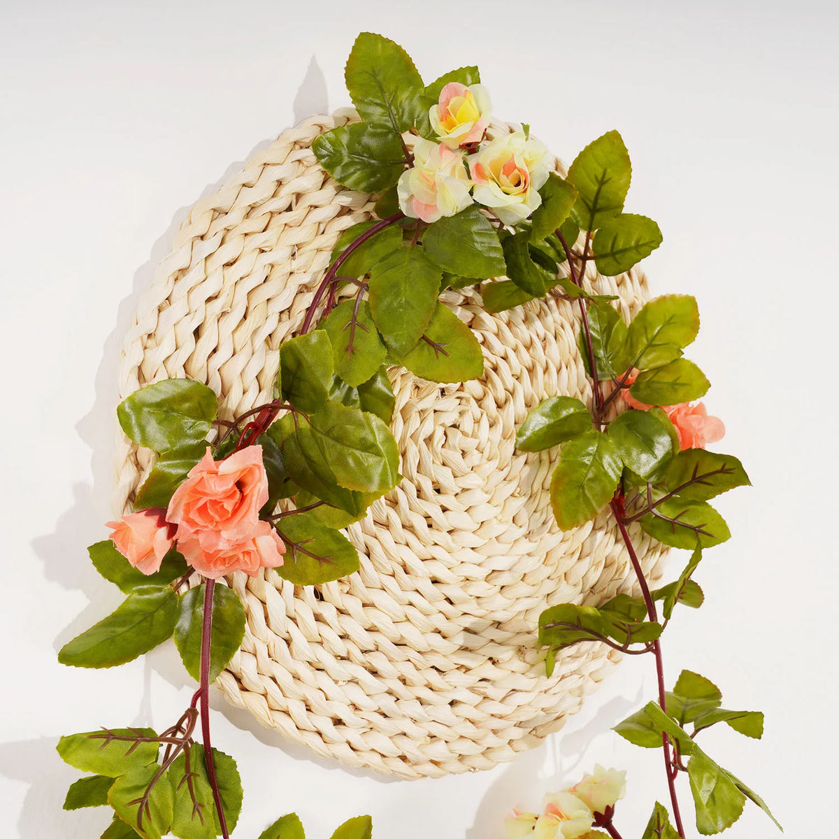 guirlande florale artificielle rose verte mariage décoration extérieure champêtre romantique fleurs feuilles vigne