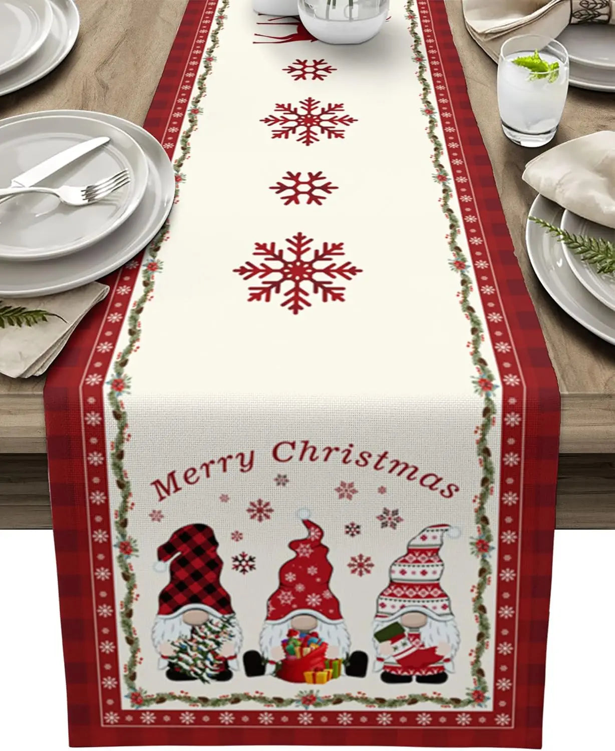 Chemin de table de Noël avec motifs de flocons de neige et de personnages de Noël en style scandinave.