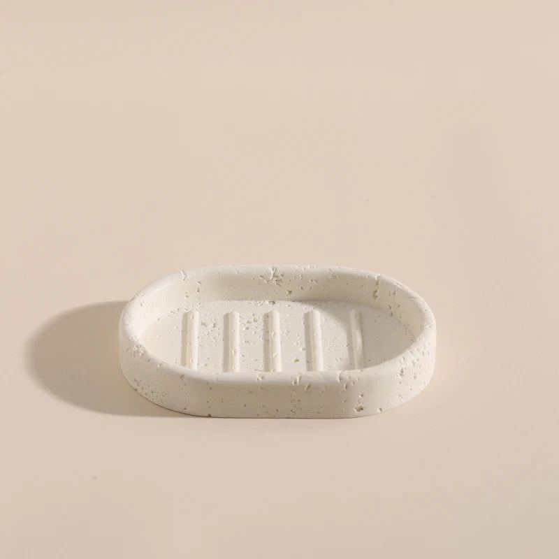 ensemble salle bain moderne brosse dents pot dentifrice distributeur savon blanc crème grain ciment