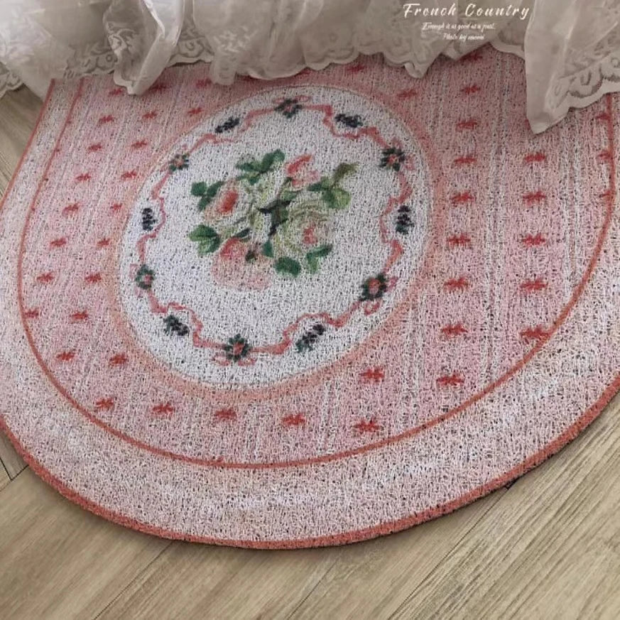tapis rond antidérapant floral ange rose couleurs vives texture granuleuse vintage français porte chambre