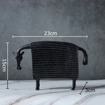figurines animales vaches résine noir blanc modernes minimalistes décoratives deux image