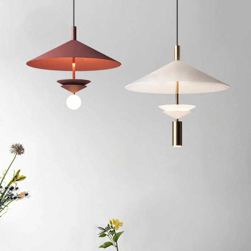 suspension lumineuse moderne conique rouge blanc doré cristal salon salle manger