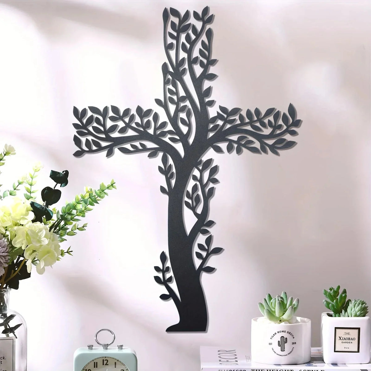 décoration murale moderne oiseaux volants arbre racines silhouette noireextérieur suspendu jardin patio