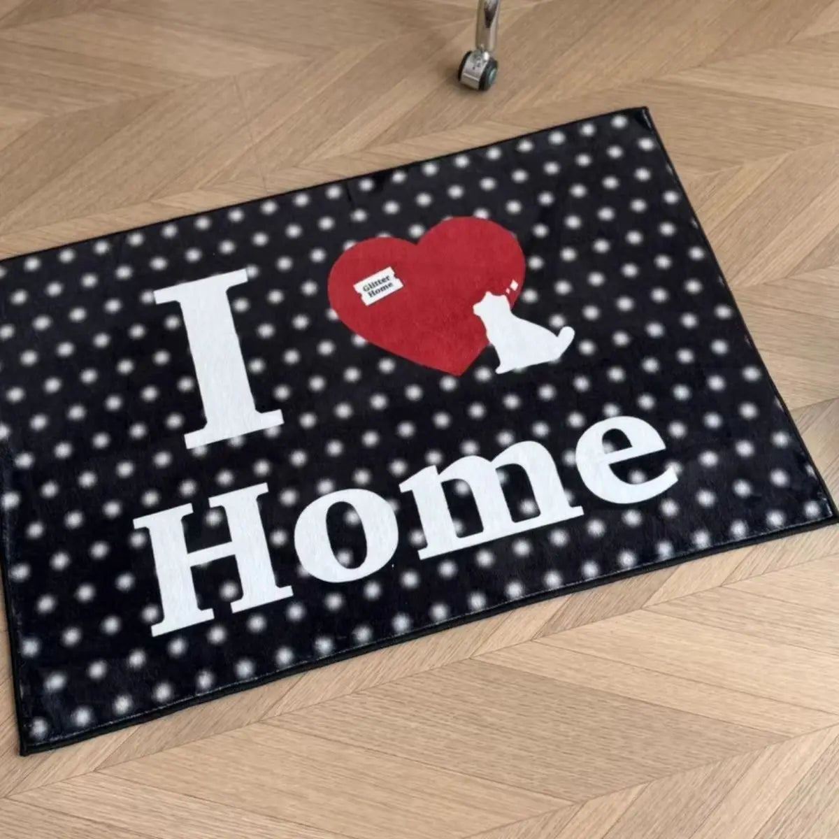 tapis moderne noir blanc rouge antidérapant durable entrée chambre salon points cœur chien