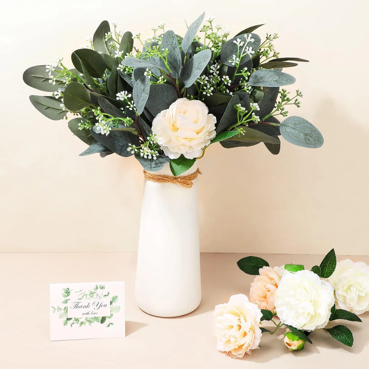 bouquet artificiel feuilles eucalyptus vert blanc moderne minimaliste extérieur mariage décoration table exposition festive