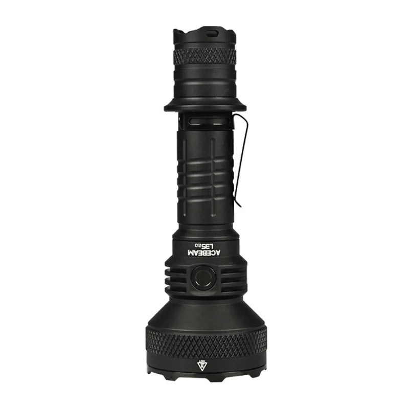 lampe torche super lumineuse rechargeable 500m distance éclairage led aluminium noir texturé pratique robuste