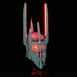 casque robot gris led noir détail sculpté cyberpunk base plate