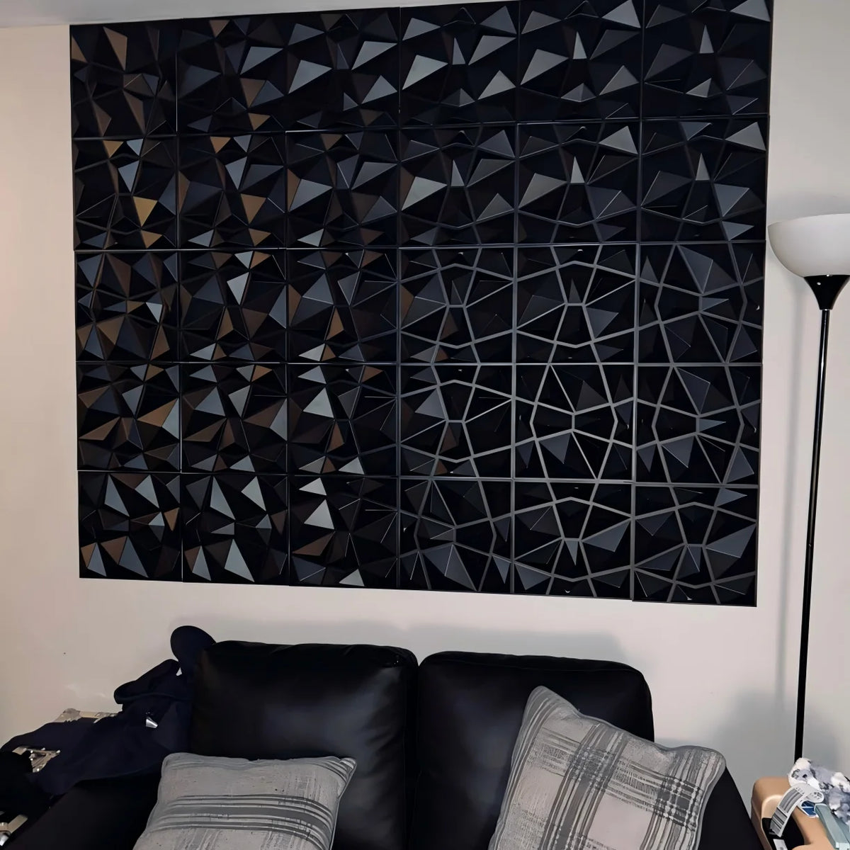 décoration murale moderne 3d autocollant triangles géométriques pvc résistant eau noir blancintérieur salon chambrehôtel