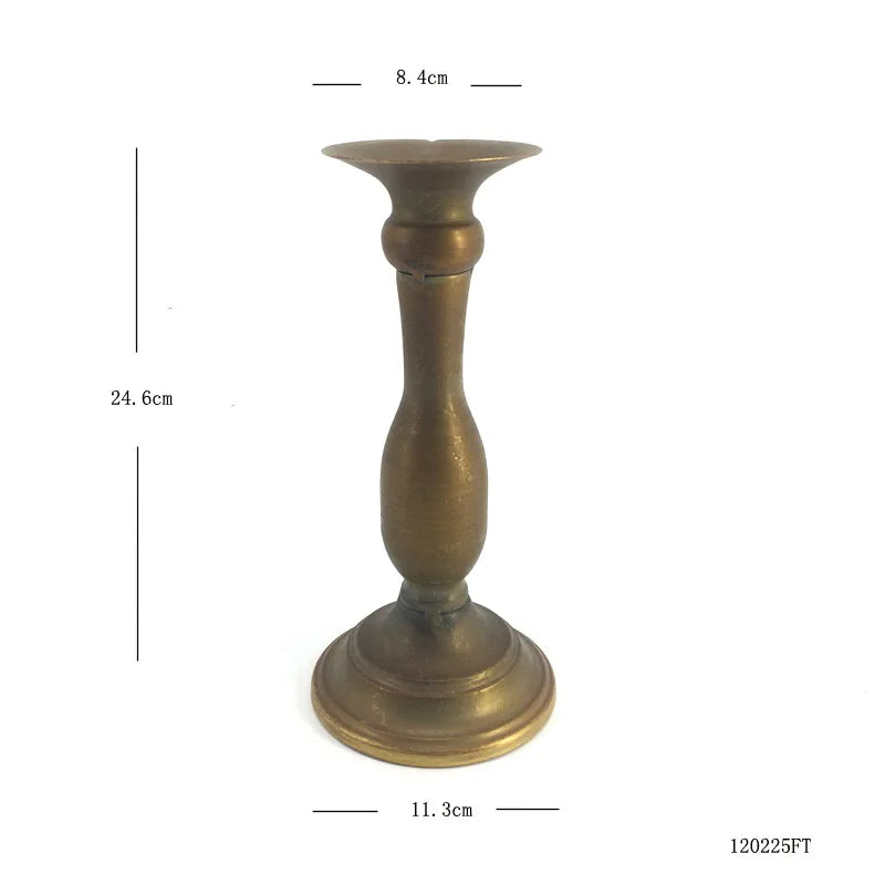 bougeoirs classiques bronze finement sculptés décoration maison vintage élégants fixations