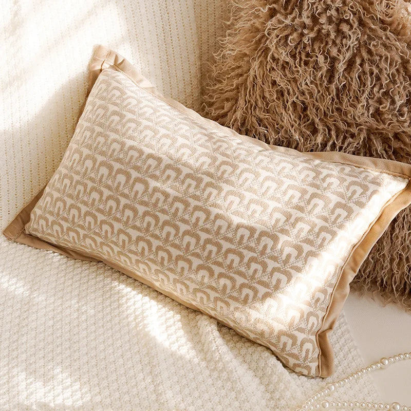 housse coussin décorative motif floral beige marron texture douce canapé lit salon moderne élégant