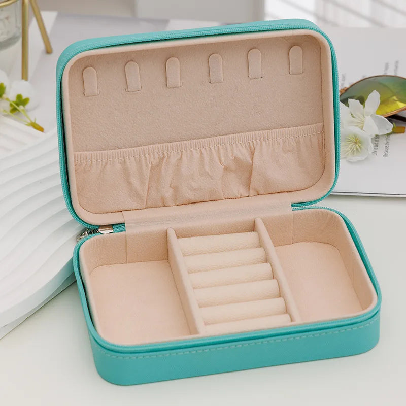 boîte rangement bijoux simili cuir vert foncé blanc noir moderne poignées dorées grille tailles