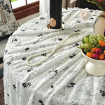 nappe table dentelle roses noires classique blanc decoration mariage romantique fleur table bassereuse