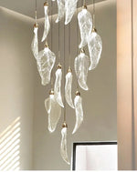 lustre suspension moderne escalier feuilles acrylique transparent doré luminaire luxe salon
