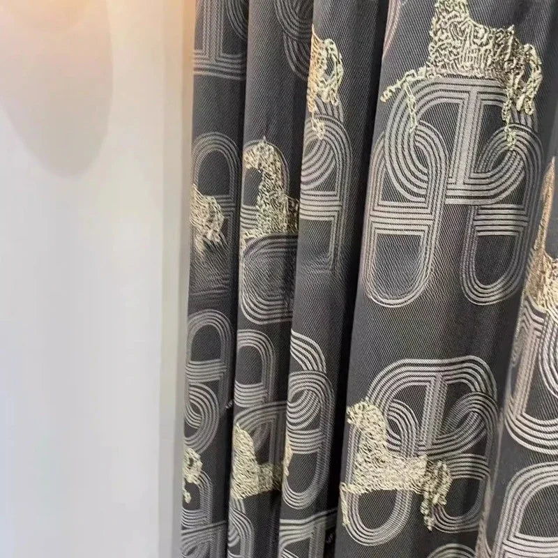 rideau translucide moderne motif cheval doré gris beige salon chambre fenêtre maison élégant