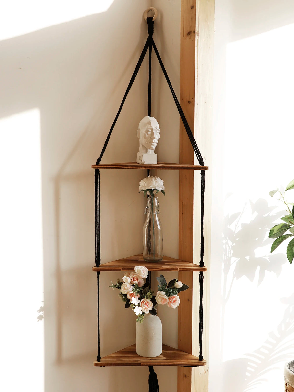 étagère suspendue bois macramé boho plante artificielle vase blanc chambre salon bedroom livingroom