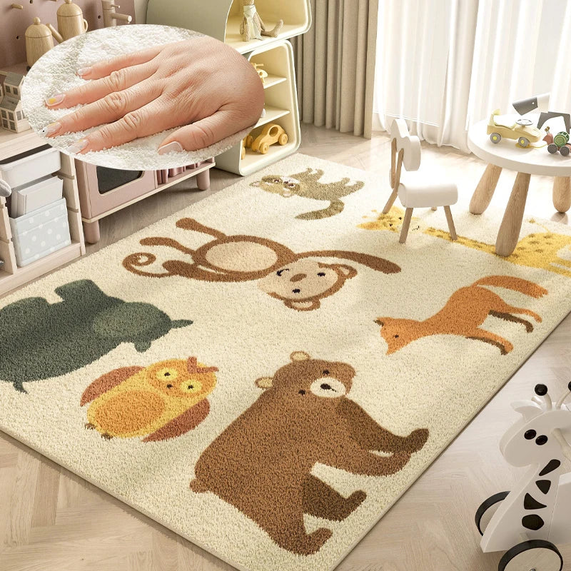 Tapis de jeu pour enfants avec des motifs d'animaux de la forêt mignons et colorés, créant un environnement de jeu amusant et sécuritaire dans une chambre d'enfant.