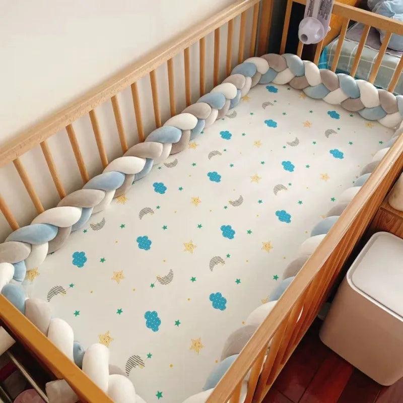 coussin sécurité lit bébé rose clair nuages lunes étoiles moderne tringle tissu doux