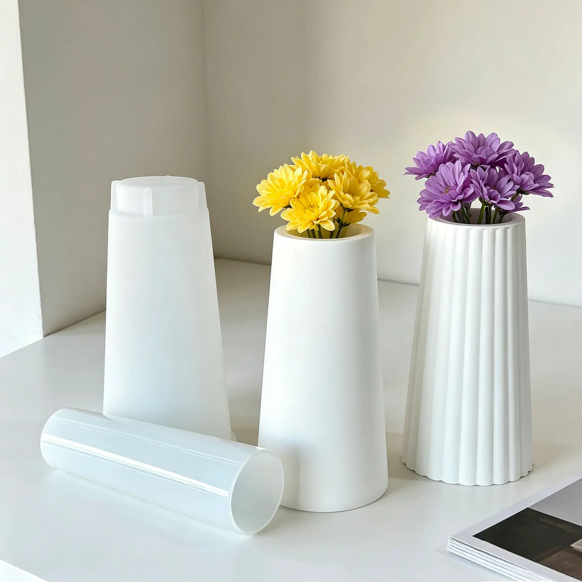 moule silicone vase artisanal décoration intérieure fleurs séchées plâtre motifs circulaires modernes minimalistes