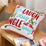 Ce coussin décoratif avec son imprimé humoristique et coloré est idéal pour ajouter une touche de personnalité à votre intérieur.