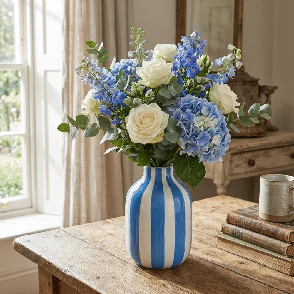 vase porcelaine moderne rayures horizontales bleu blanc rose blanc jaune blanc rouge blanc