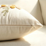 coussin beige motif floral traditionnel feuilles automne doré sans rembourrage décoration maison sofa lit