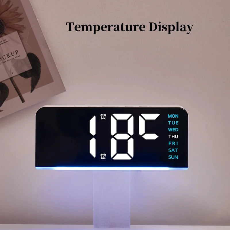 horloge numérique LED moderne multi couleurs ambiancé réglable sans marque