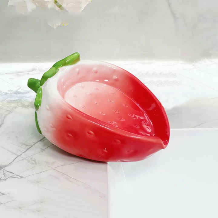 porte savon céramique forme fraise rose texture fraise feuilles vertes mignon decoratif blanc rouge